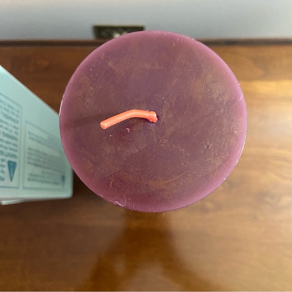 PartyLite Mulberry Pillar 3x9 Candle New in Box Retired Scent - Picture 3 of 5